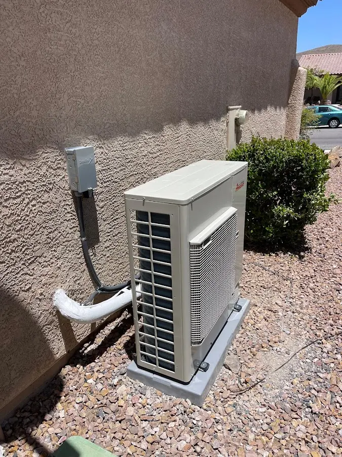 Residential air conditioning condenser unit in Balm